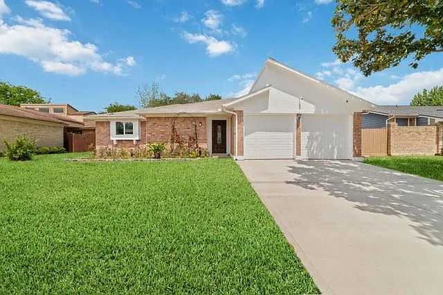 13102 Apple Glen Ln