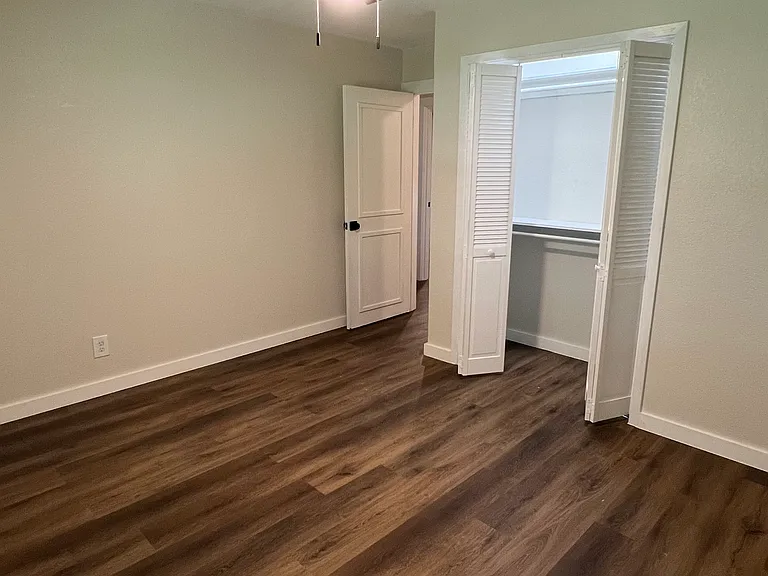 14784 FM 121 — Photo 17