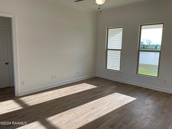 3rd image of 104 Steep Meadows Ln