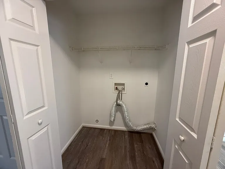 273 Mulberry Cir — Photo 8