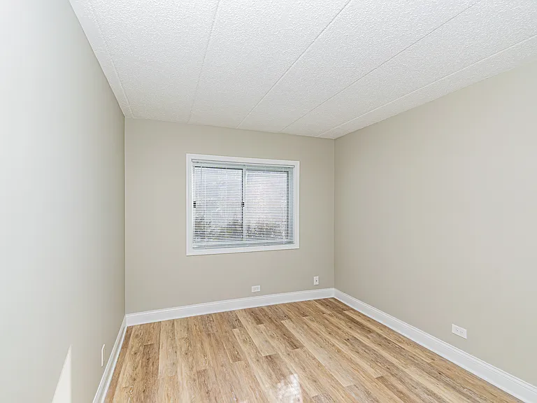 3851 N Parkway Dr #1I — Photo 16