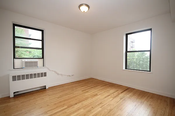 Sold by Landmark International Real Estate, LLC | media 14