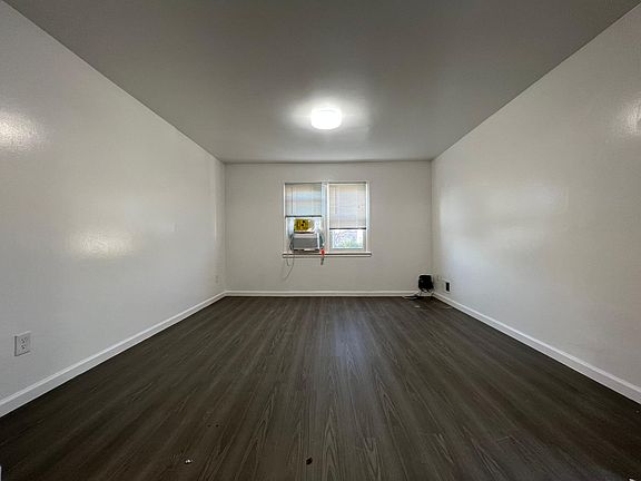 5th image of 174 Kelly Blvd #1F