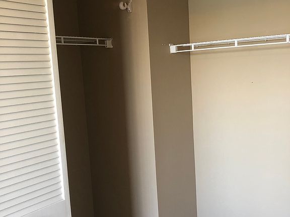 4th image of 405 Kensington Lake Cir