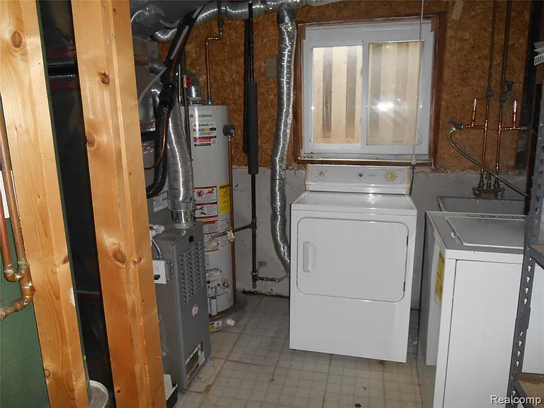 1440 W Elmwood Ave — Photo 21