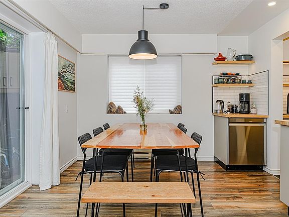 5th image of 840 Craigflower Rd #1