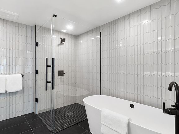 2nd image of 949 Tennessee St #201