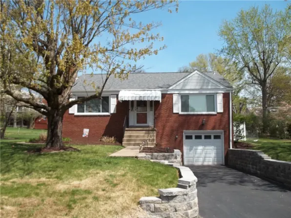 1812 Park Circle Dr, Glenshaw, PA 15116