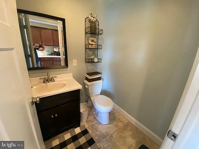887 Centerville Rd — Photo 29
