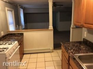 2 Bedroom Apartment on Ground Floor of Private Home - Laundry - Hot Water - Pets Welcome -Mamaroneck, Mamaroneck, NY 10543