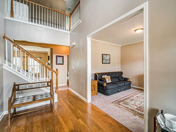 4th image of 123 Mary Hill Way