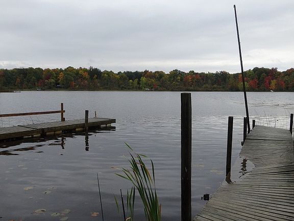 4th image of 2456 Birch Rd