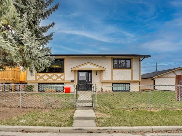 436 W Huntley Way NE, Calgary, AB T2K 4Z8