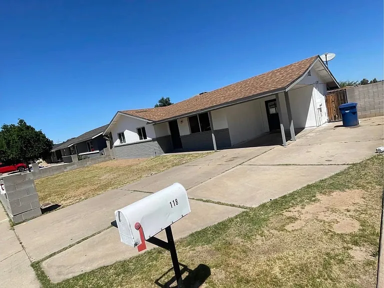 112 E Indigo St — Photo 11
