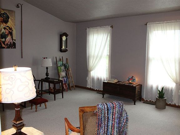 3rd image of 22906 Foxfire Dr