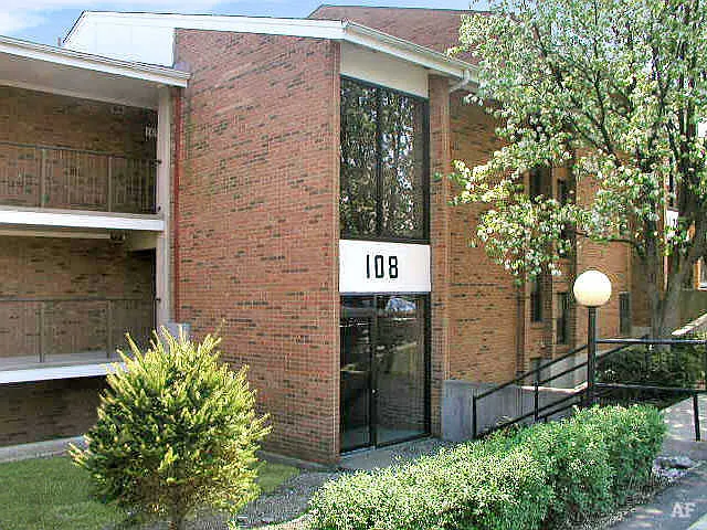 Indian Lookout Apartments — Photo 12