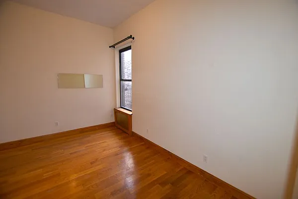 Rented by Your Vanity Realty | media 23