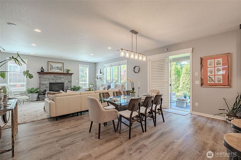 4th image of 409 N 43rd Court