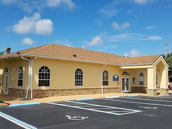 3rd image of 499 Palmetto Ct