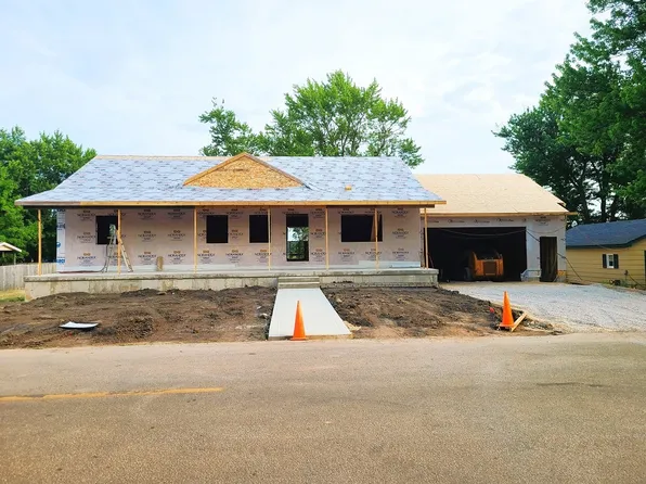 325 W Division St, Amboy, IL 61310