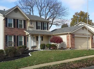 11 Harbor Springs Ct, Fenton, MO 63026