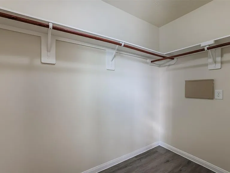 5814 Northern Oak St — Photo 8