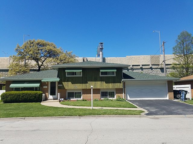 1st image of 1820 W 172nd St