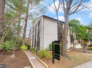 11801 Coopers Ct, Reston, VA 20191