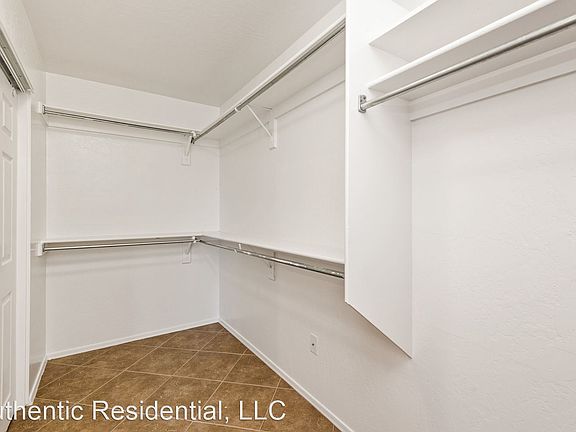 5th image of 1003 N Sparrow Dr