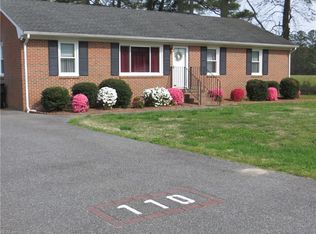 110 Rosewood Dr, Suffolk, VA 23434