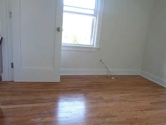 Rented by Zikos Realty Services | media 15