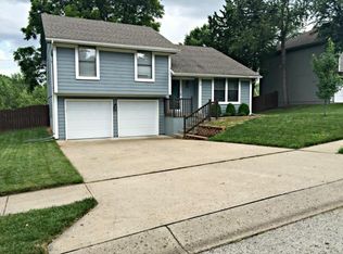 1405 NE Weddle Ln, Lees Summit, MO 64086