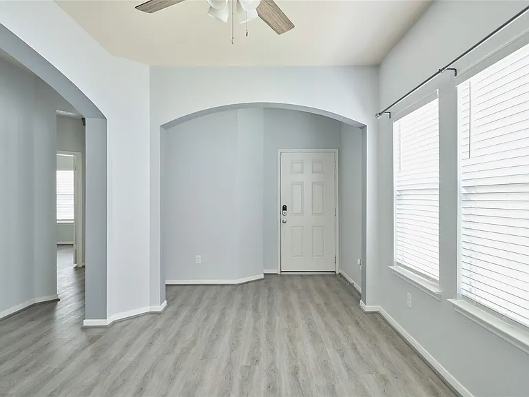 21718 Grassy Hill Ln — Photo 8