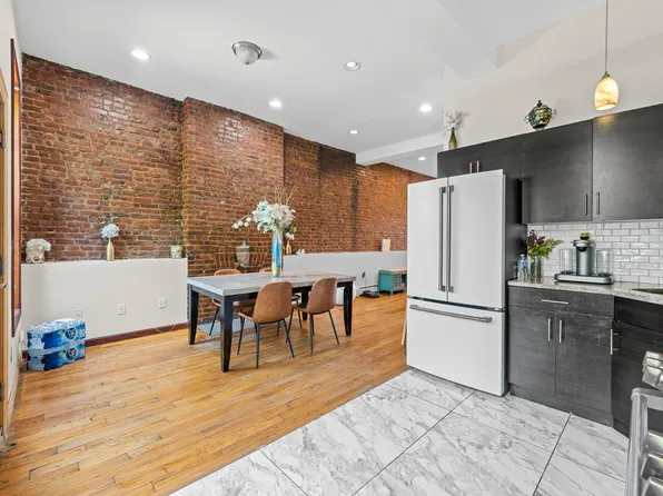 609 Lexington Avenue image 17 of 43