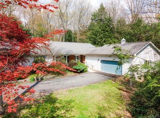 1580 Starry Ln, Effort, PA 18330