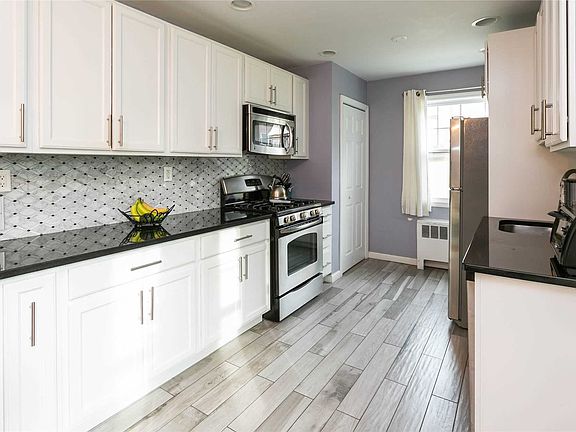 4th image of 24 Madison St #L