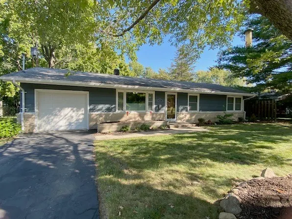 17 Miller Ave, Charleston, IL 61920