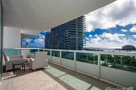 4th image of 1000 S Pointe Dr APT 704