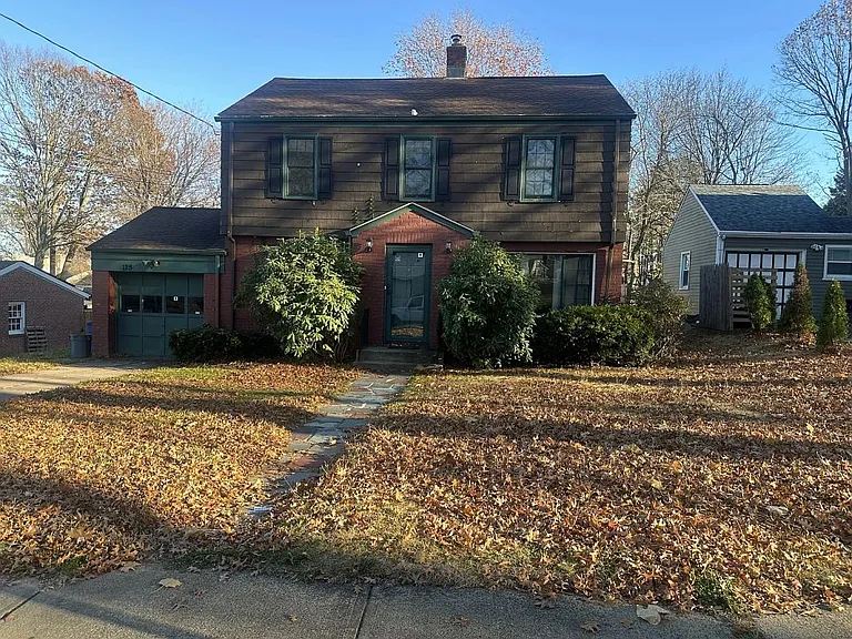 125 Stimson Rd — Photo 1