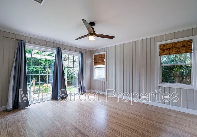 1915 E Avery St — Photo 8