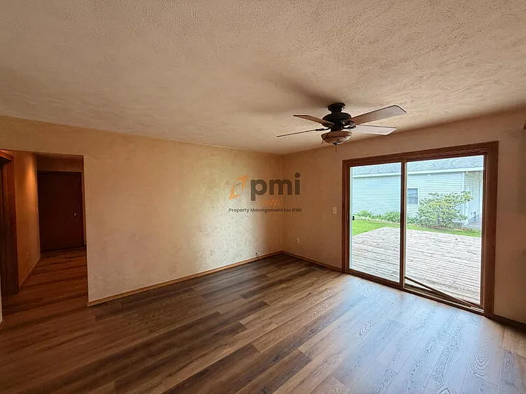 110 W Carrie Ave — Photo 6