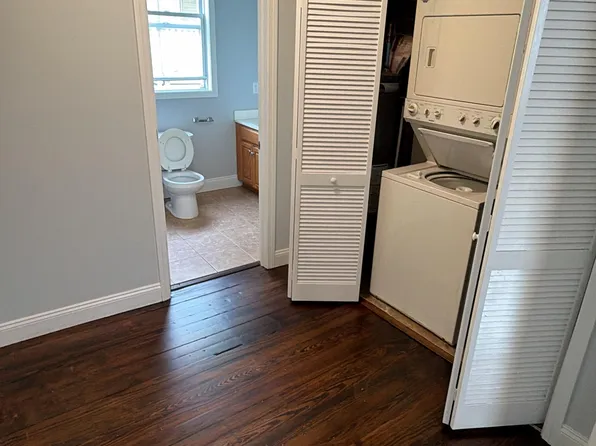 209-219 Howe Ave, Shelton, CT