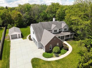 9575 W Saint Martins Rd, Franklin, WI 53132