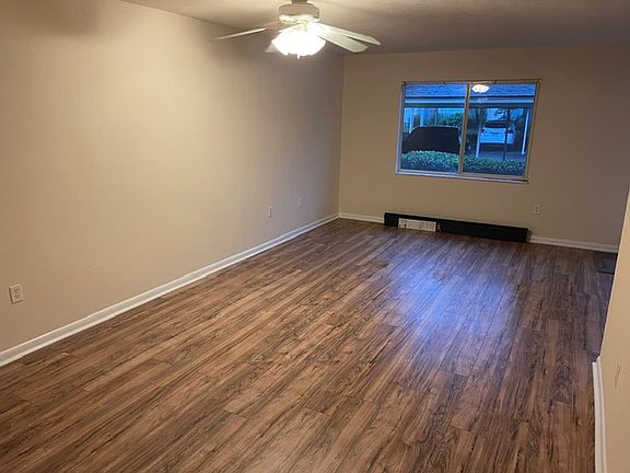 Family room 3
