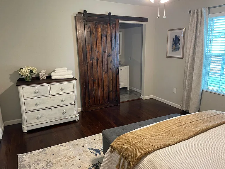 4731 Linnet Ln — Photo 1