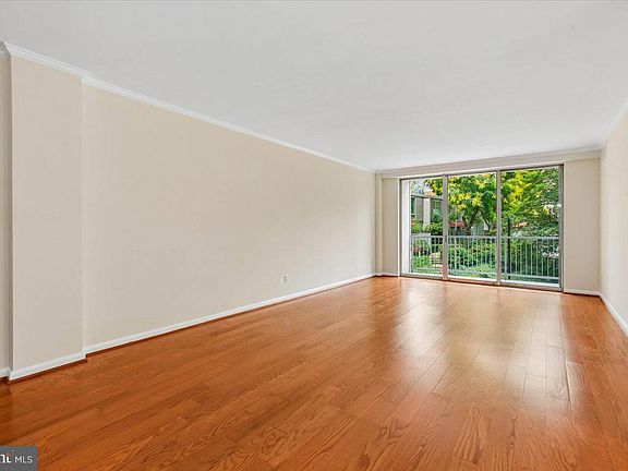 5th image of 4977 Battery Ln #1-204