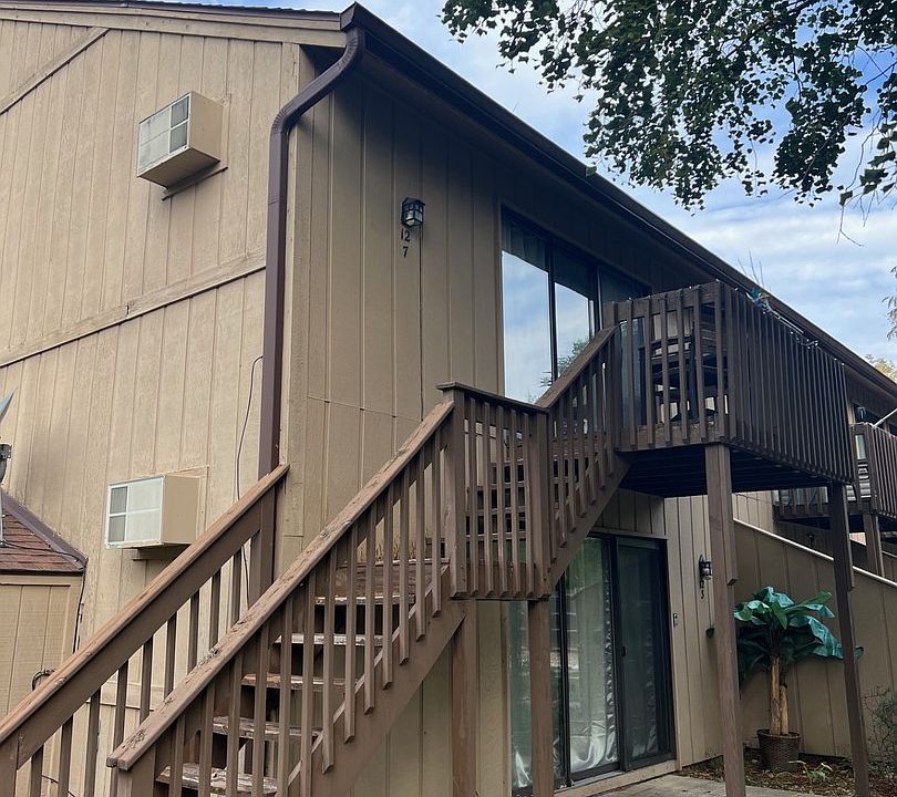 2nd image of 12 Saint Thomas Colony APT 7