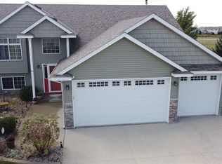 2249 Fairbanks Dr, North Mankato, MN 56003