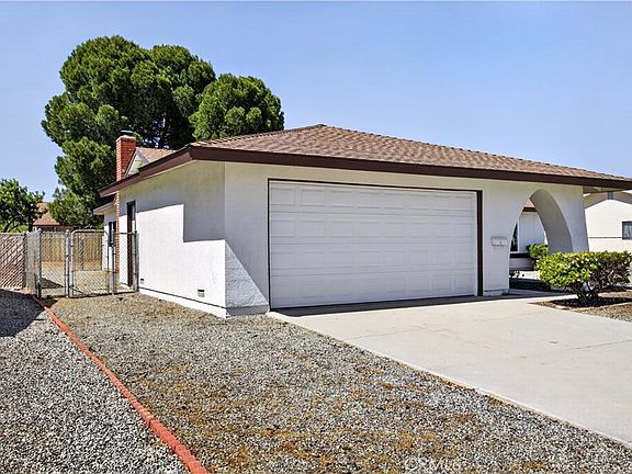 3rd image of 26170 Lancaster Dr