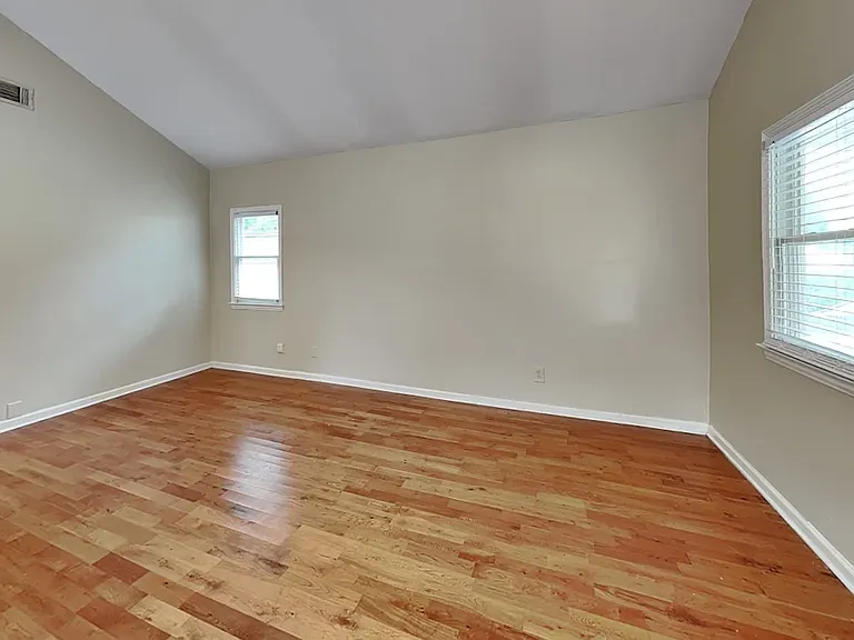 1560 New St NE — Photo 1